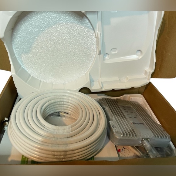 Amazboost Cell Phone Booster for Home -up to 2 500 SQ FT Cell Signal A1 - Picture 1 of 9